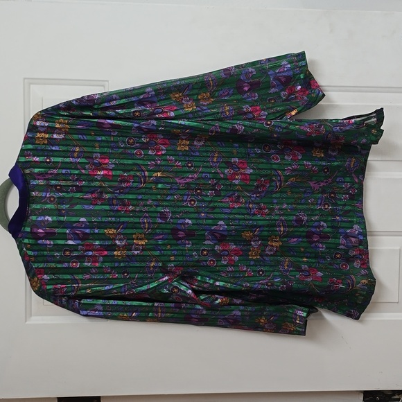 Vintage Victoria's Secret Green Floral Stripes Button front night shirt - Picture 6 of 10